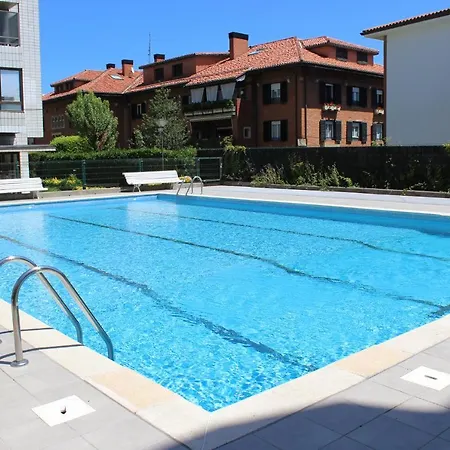 Playa, Con Piscina Y Garaje Apartamento Zarautz