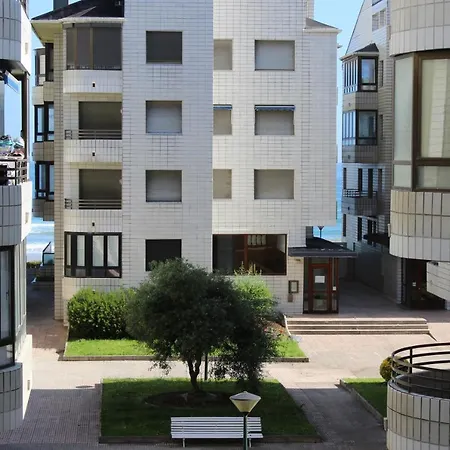 Playa, Con Piscina Y Garaje Apartamento