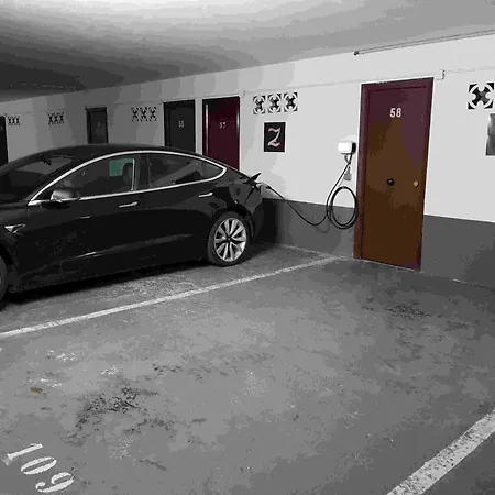 Apartamento Playa, Con Piscina Y Garaje *